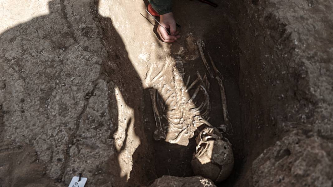 Roma mezarlığında temizlik çalışması: Tarihe ışık tutan mezar Gazze'de 1